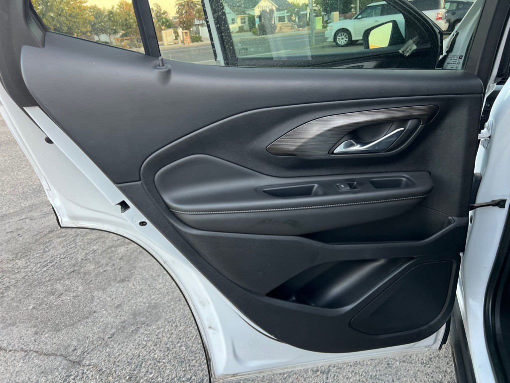2023 GMC Terrain Image 17