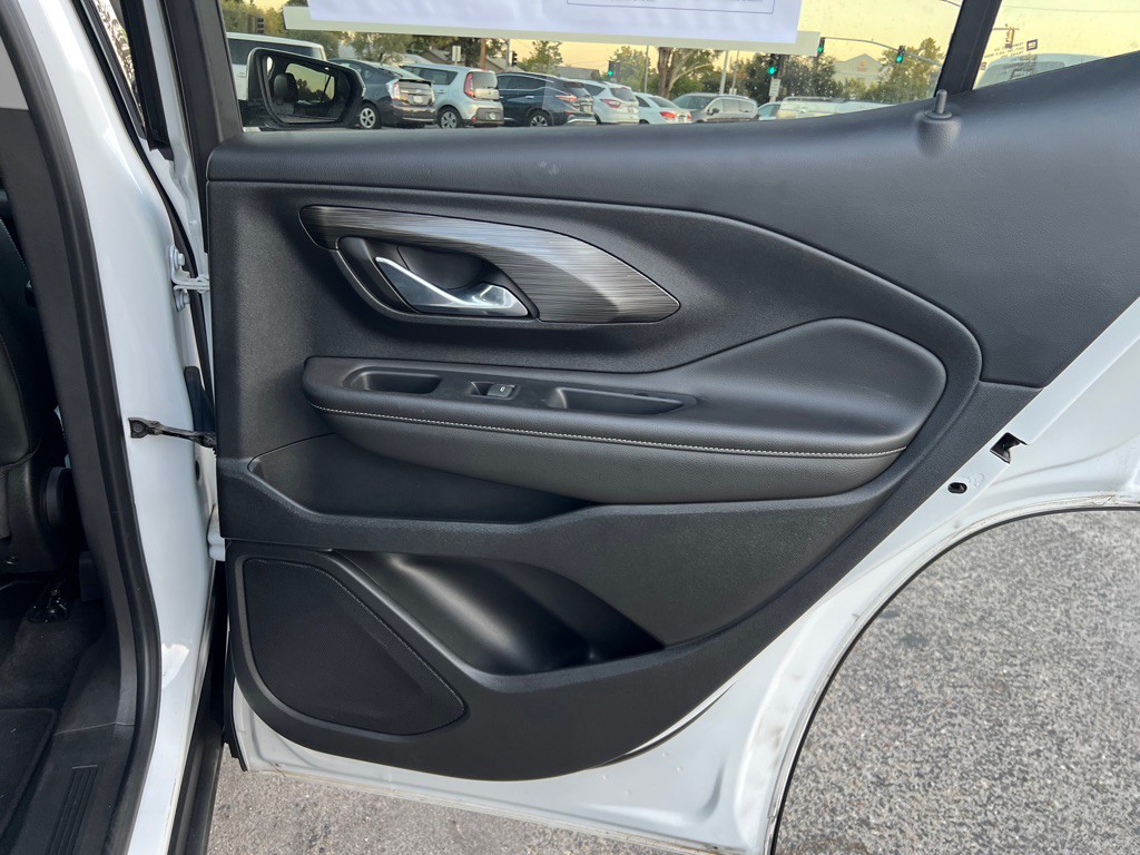 2023 GMC Terrain Image 21