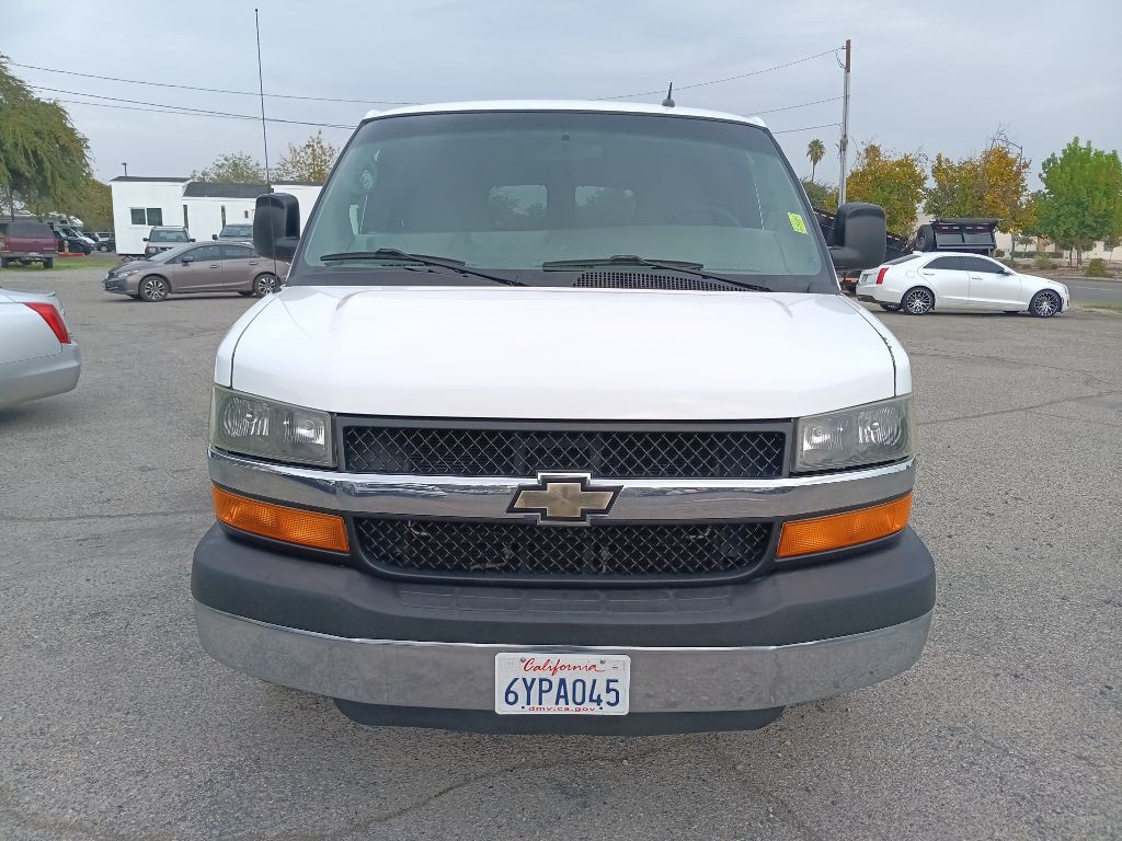 2012 Chevrolet Express Image 3