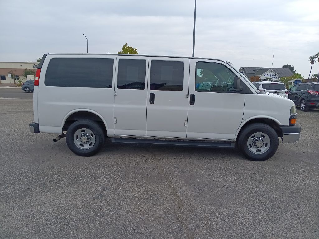 2012 Chevrolet Express Image 4