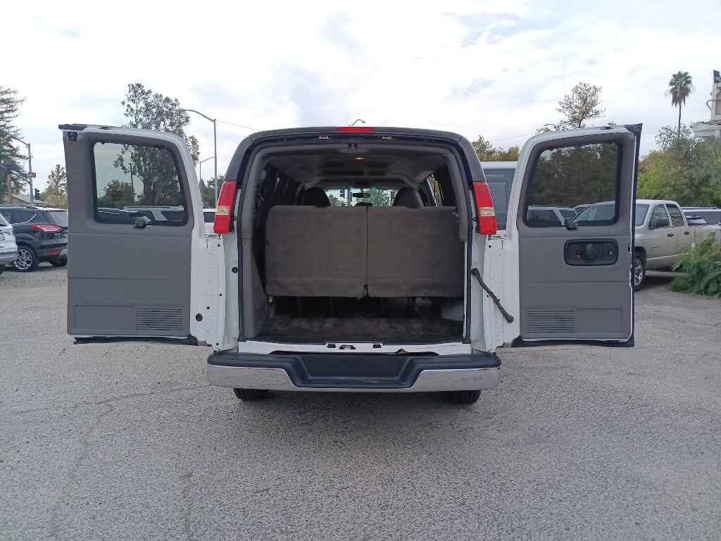 2012 Chevrolet Express Image 8