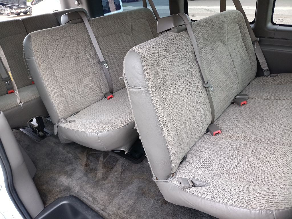 2012 Chevrolet Express Image 15