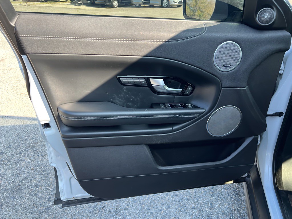 2016 Land Rover Range Rover Evoque Image 8