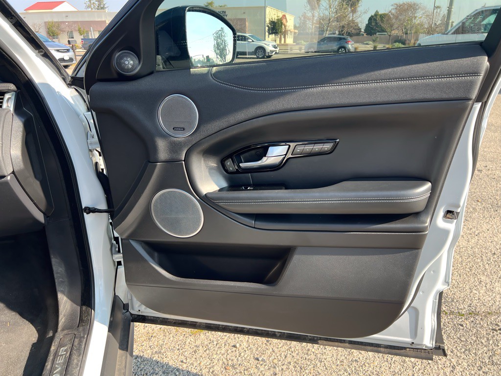 2016 Land Rover Range Rover Evoque Image 16