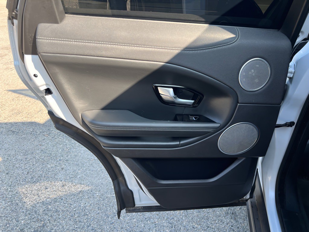 2016 Land Rover Range Rover Evoque Image 17