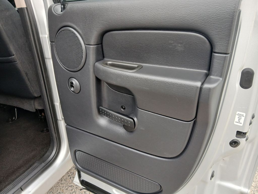 2005 Dodge Ram 1500 Image 16