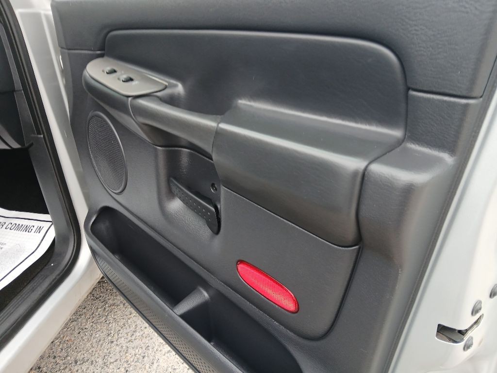 2005 Dodge Ram 1500 Image 18