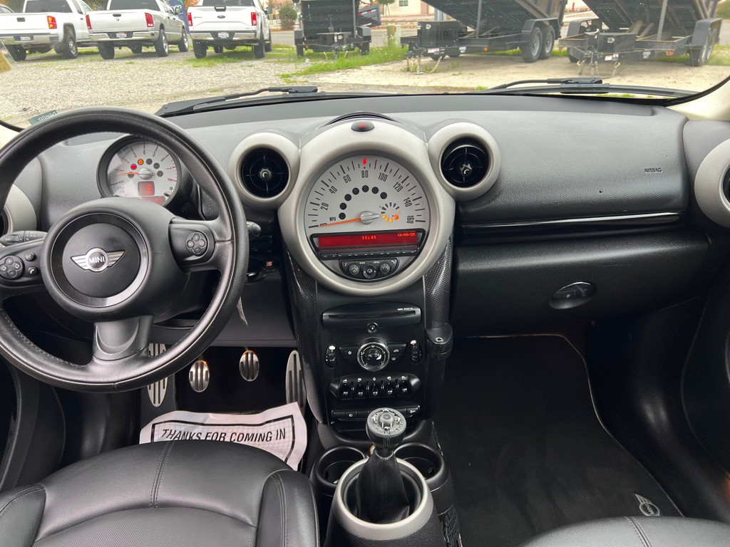 2012 MINI Cooper Image 12