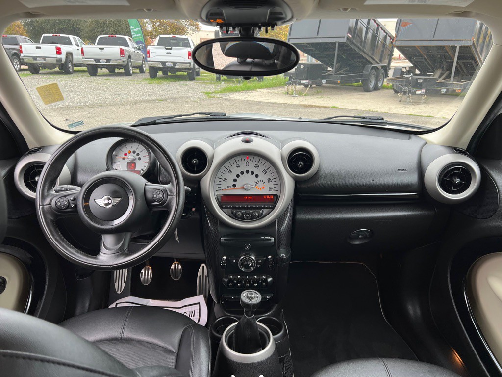 2012 MINI Cooper Image 13