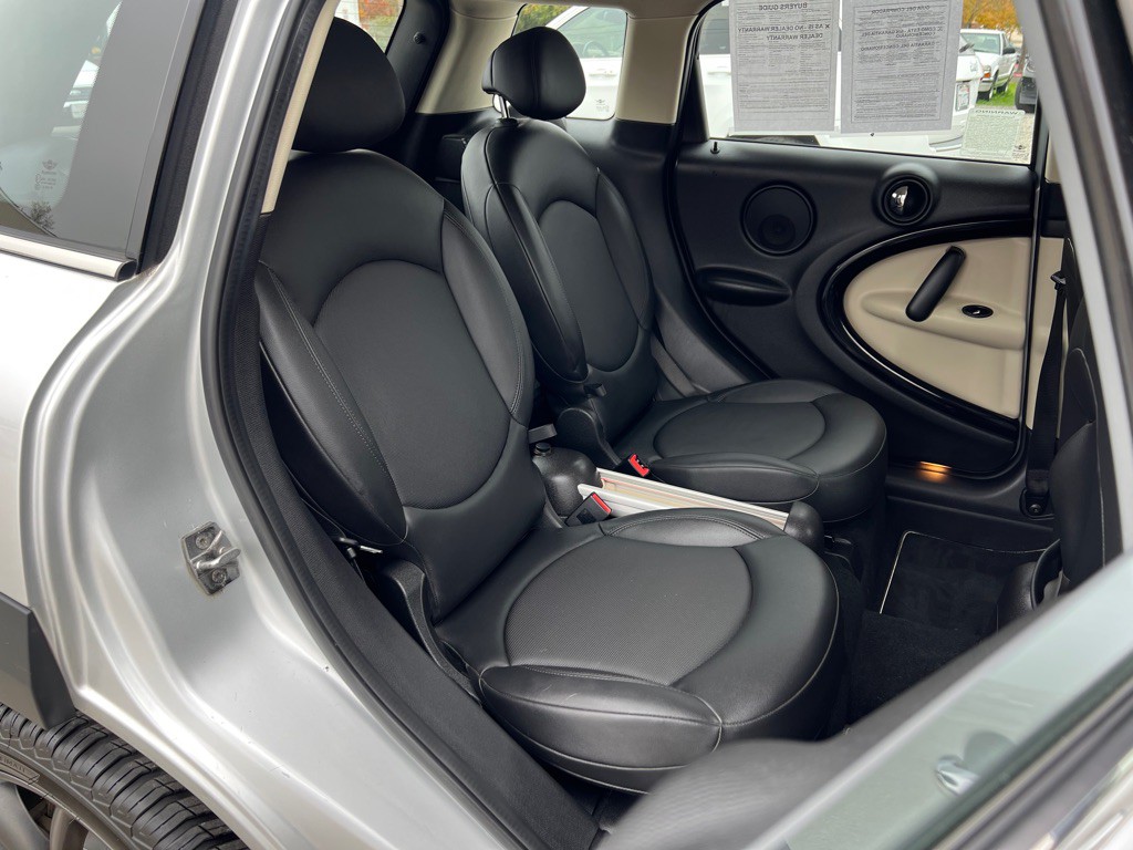 2012 MINI Cooper Image 20