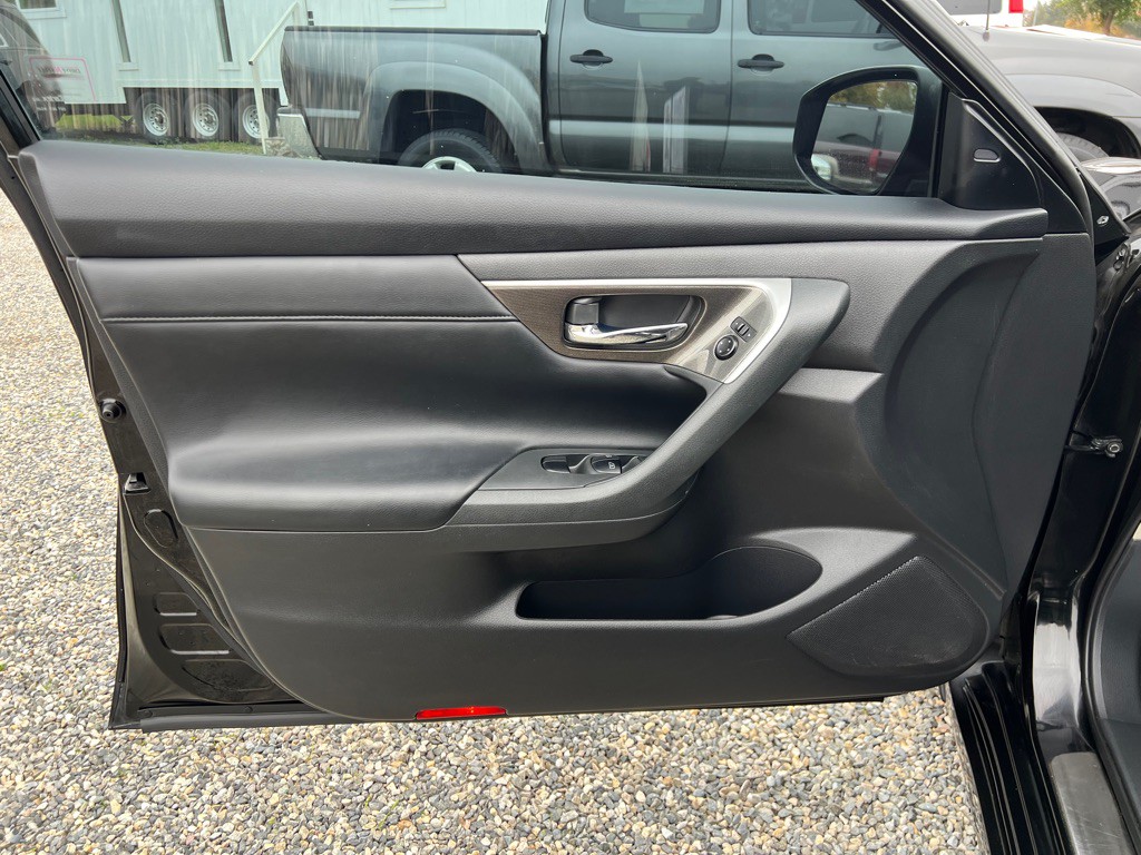 2013 Nissan Altima Image 10