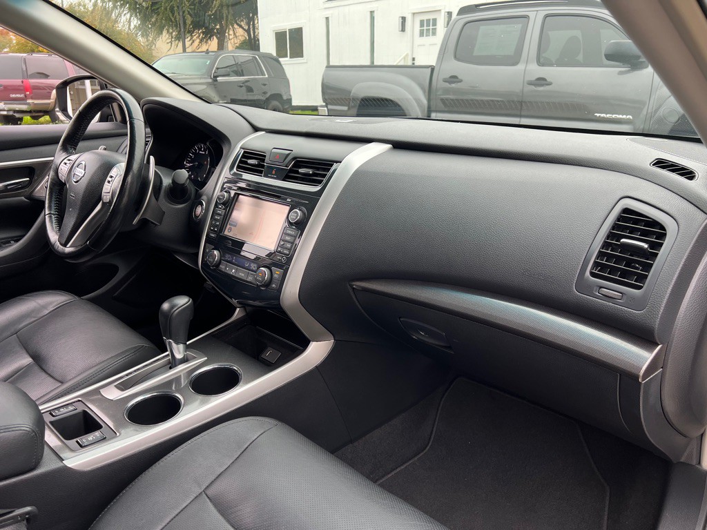 2013 Nissan Altima Image 16