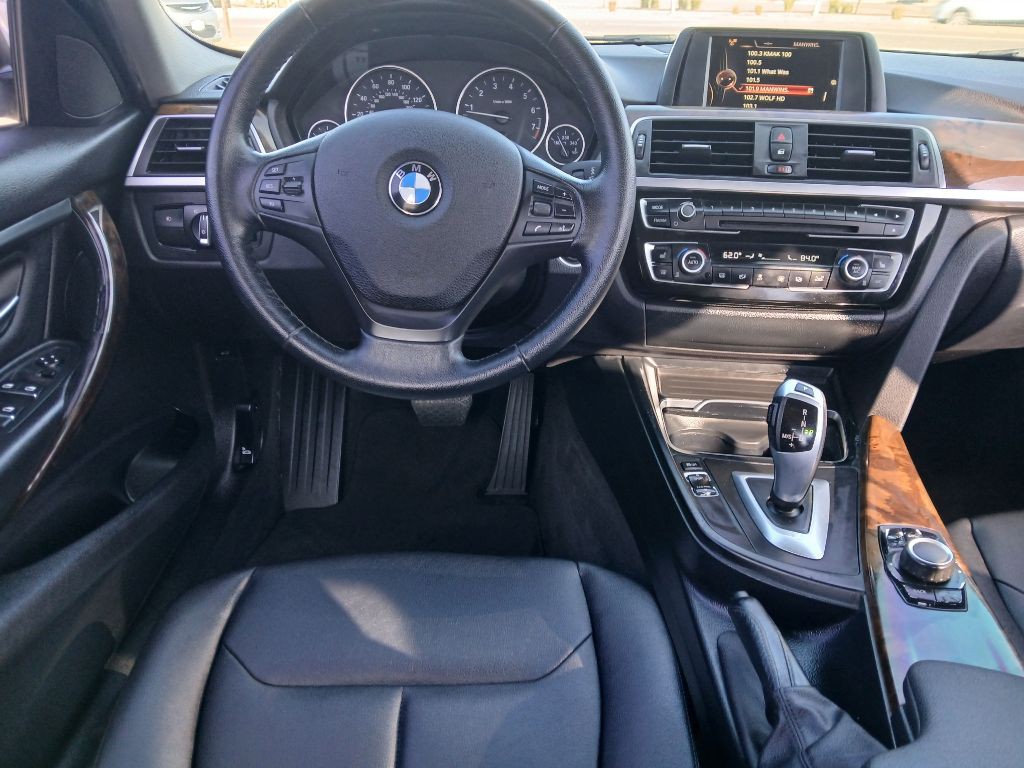 2016 BMW 3 Series Image 9