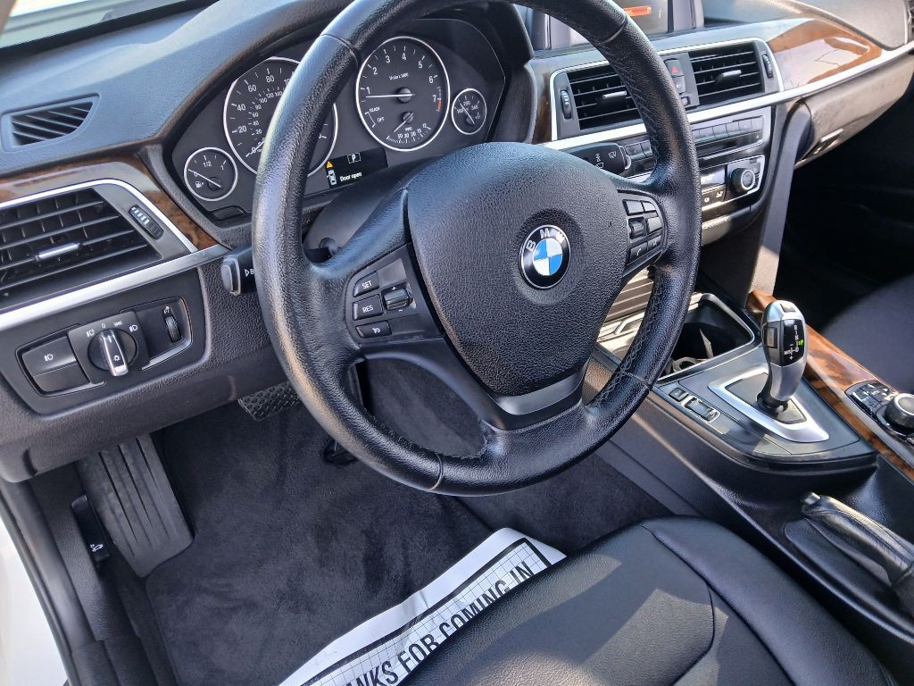 2016 BMW 3 Series Image 10