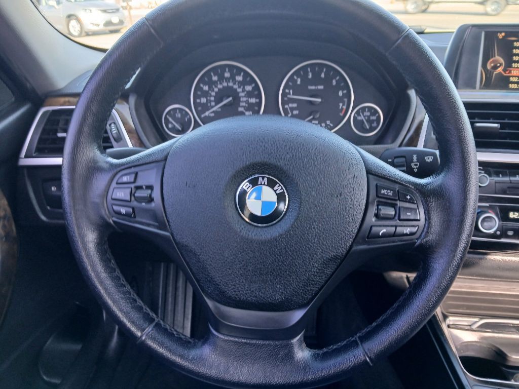 2016 BMW 3 Series Image 11