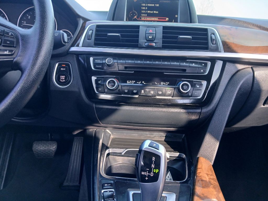 2016 BMW 3 Series Image 12