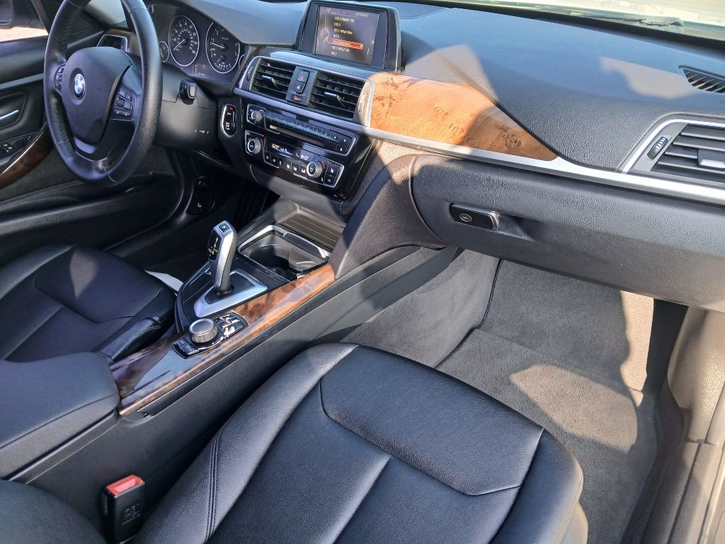 2016 BMW 3 Series Image 19