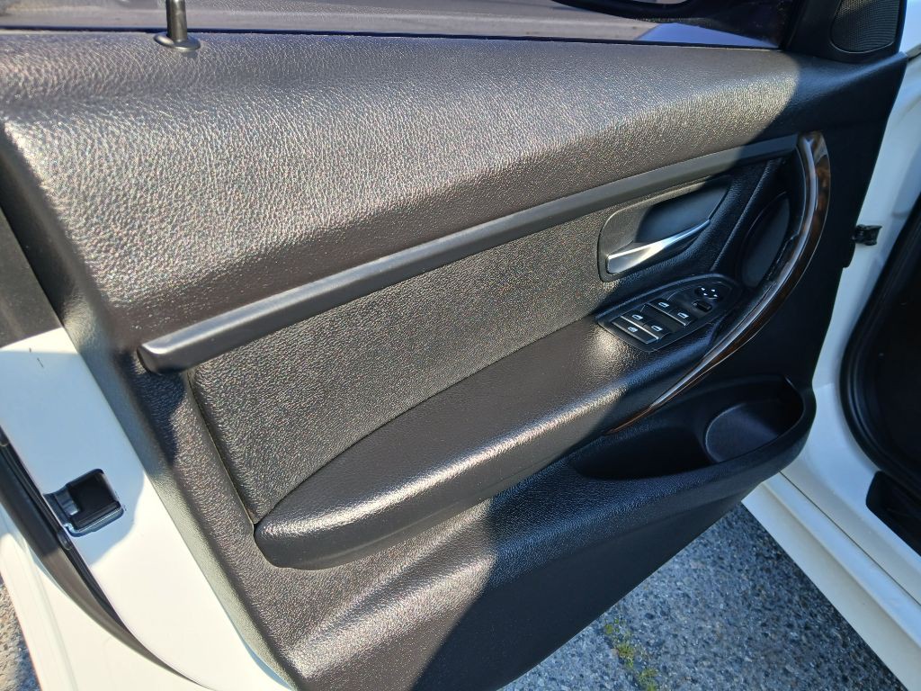 2016 BMW 3 Series Image 7