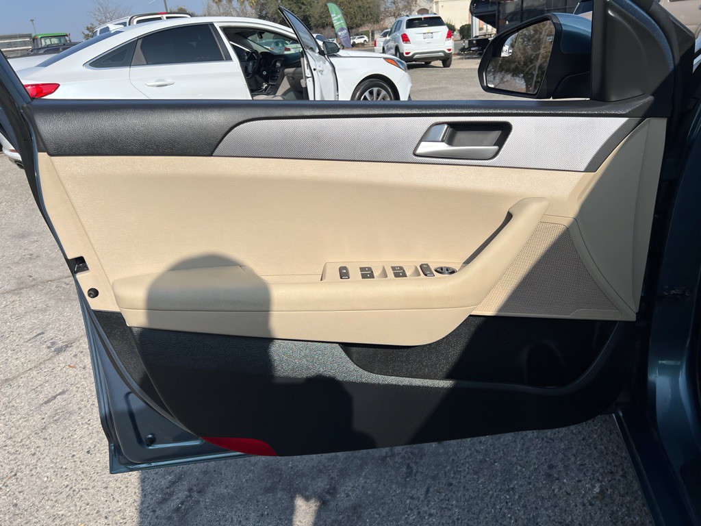 2016 Hyundai Sonata Image 9