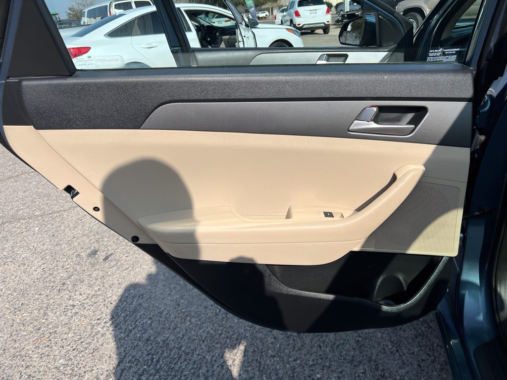 2016 Hyundai Sonata Image 18