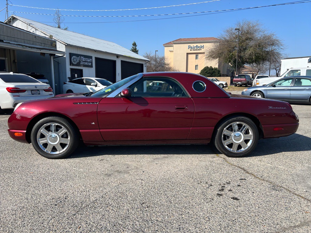 2004 Ford Thunderbird Image 5