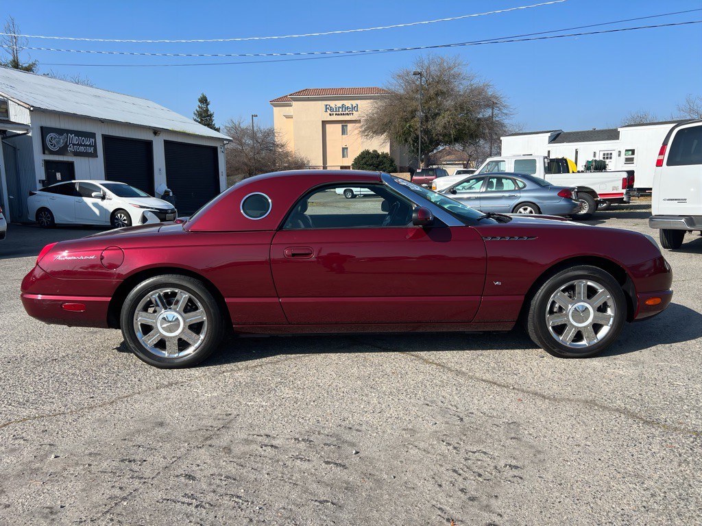 2004 Ford Thunderbird Image 6