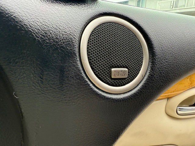 2004 Lexus SC Image 25