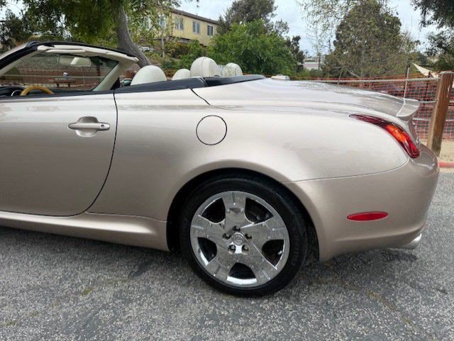 2004 Lexus SC Image 31