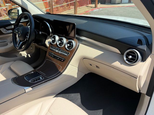 2021 Mercedes-Benz GLC-Class Image 8