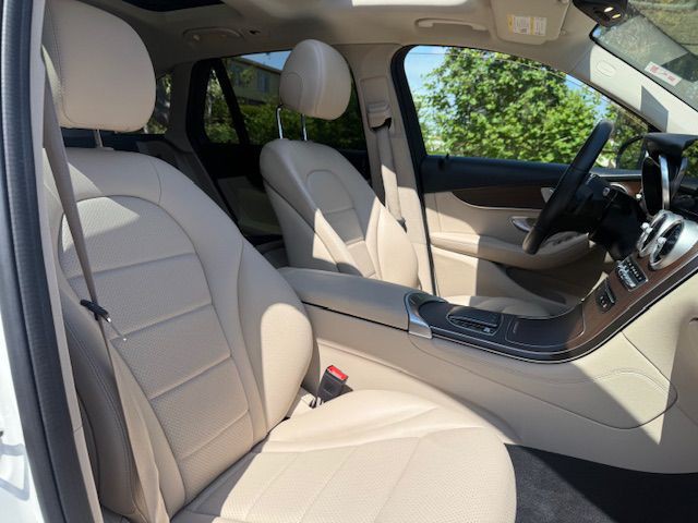 2021 Mercedes-Benz GLC-Class Image 11