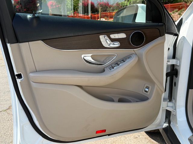 2021 Mercedes-Benz GLC-Class Image 23