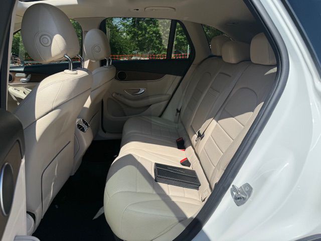 2021 Mercedes-Benz GLC-Class Image 34