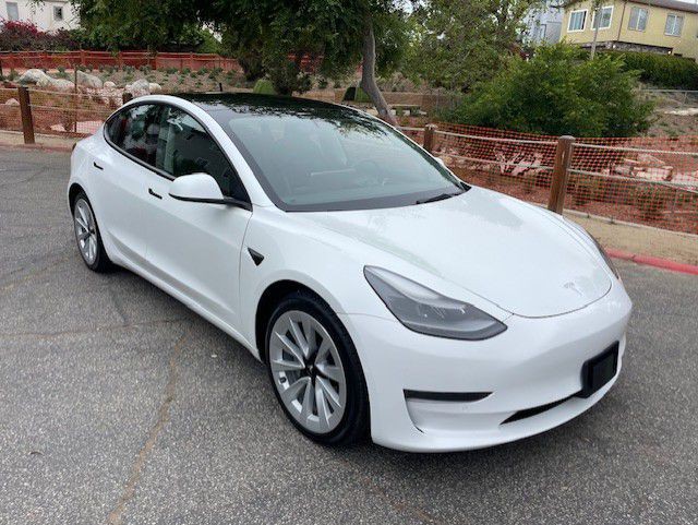 2022 Tesla Model 3 Image 5
