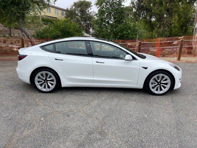 2022 Tesla Model 3 Image 9
