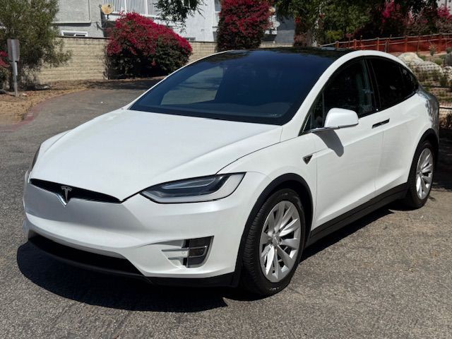 2016 Tesla Model X Image 1