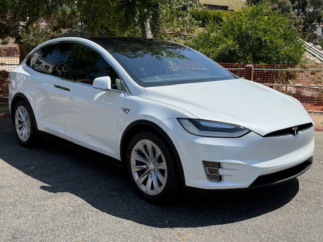 2016 Tesla Model X Image 2