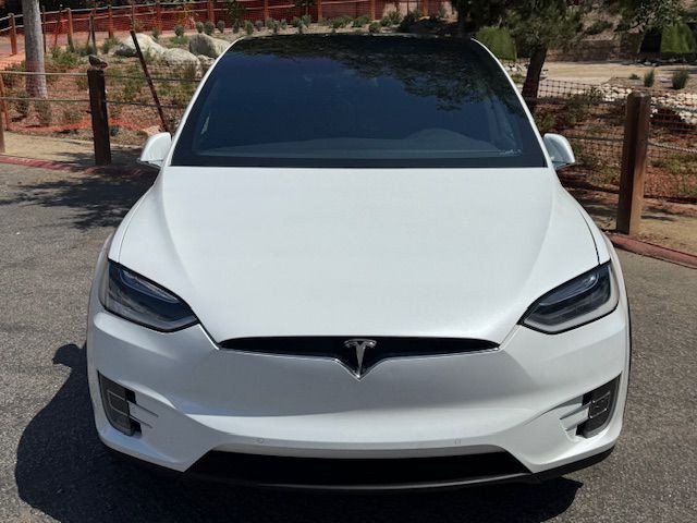 2016 Tesla Model X Image 3