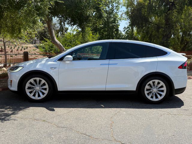 2016 Tesla Model X Image 4