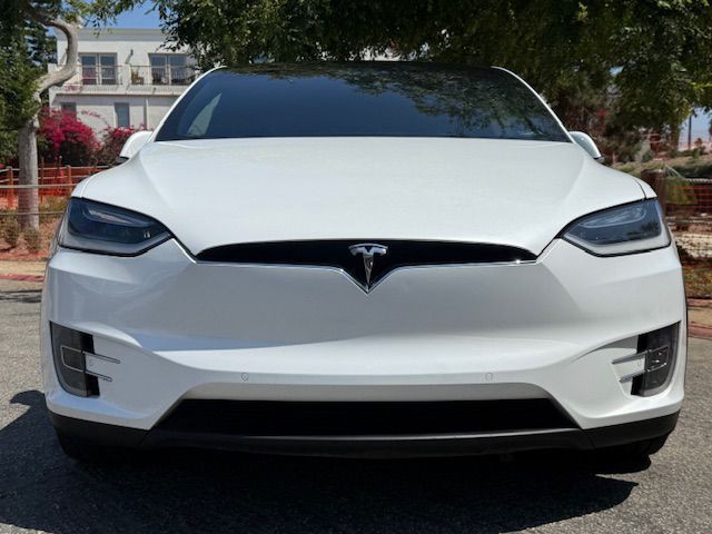 2016 Tesla Model X Image 21