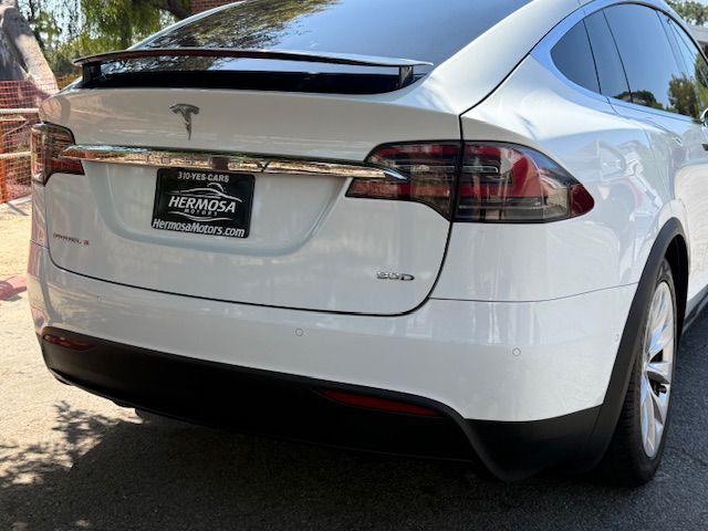 2016 Tesla Model X Image 25