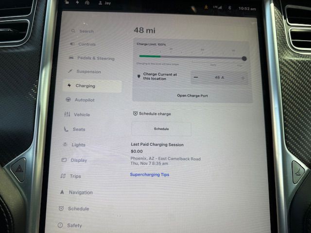 2016 Tesla Model X Image 28