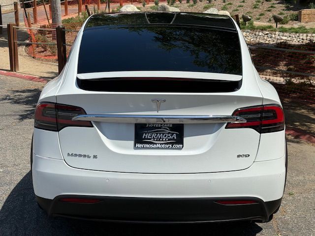 2016 Tesla Model X Image 35