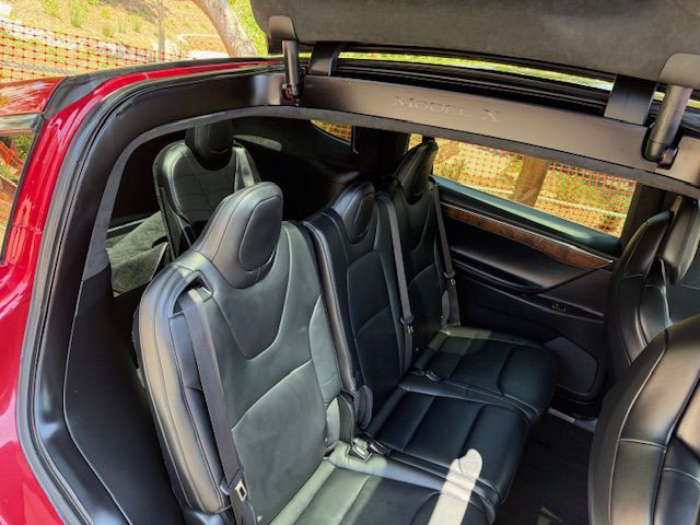 2017 Tesla Model X Image 8