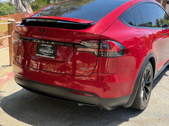2017 Tesla Model X Image 9