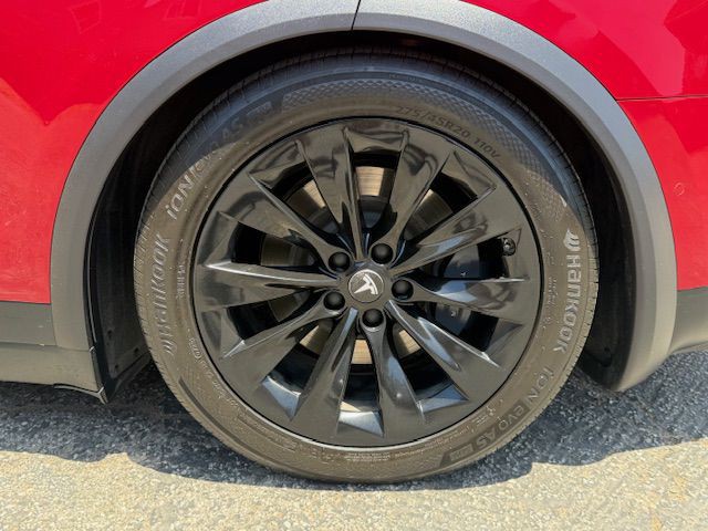 2017 Tesla Model X Image 12