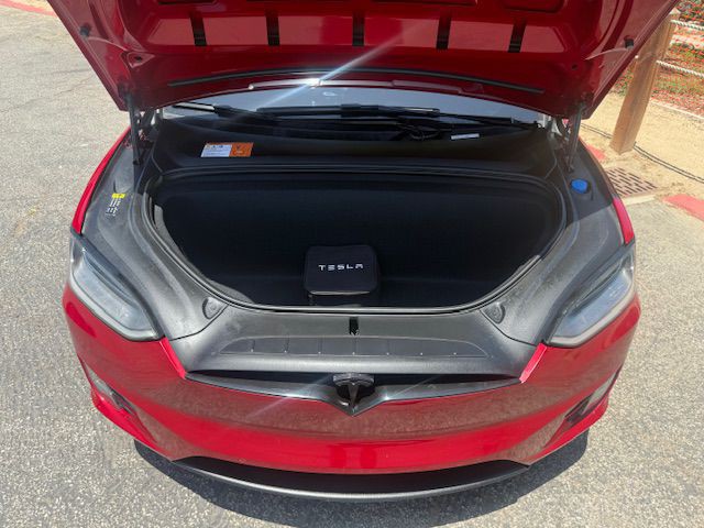 2017 Tesla Model X Image 13