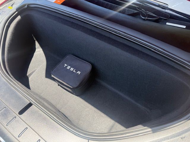2017 Tesla Model X Image 14