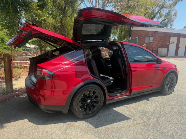 2017 Tesla Model X Image 15