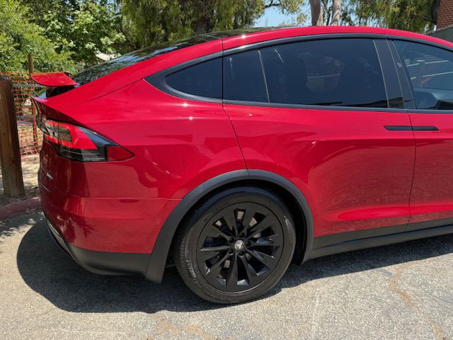 2017 Tesla Model X Image 24