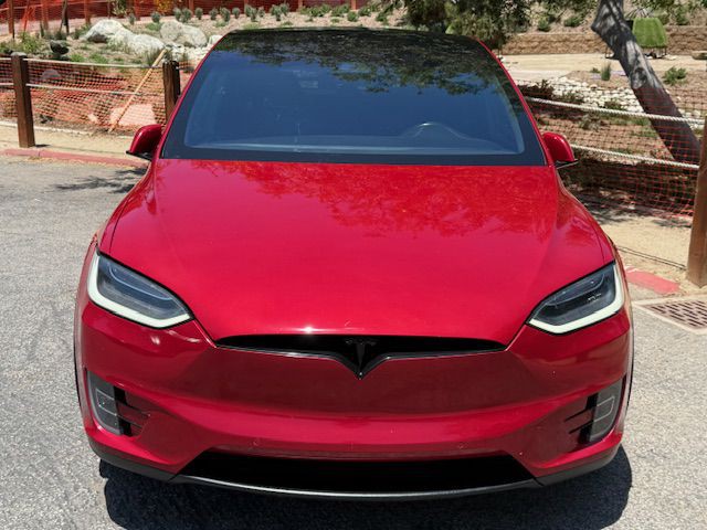 2017 Tesla Model X Image 26